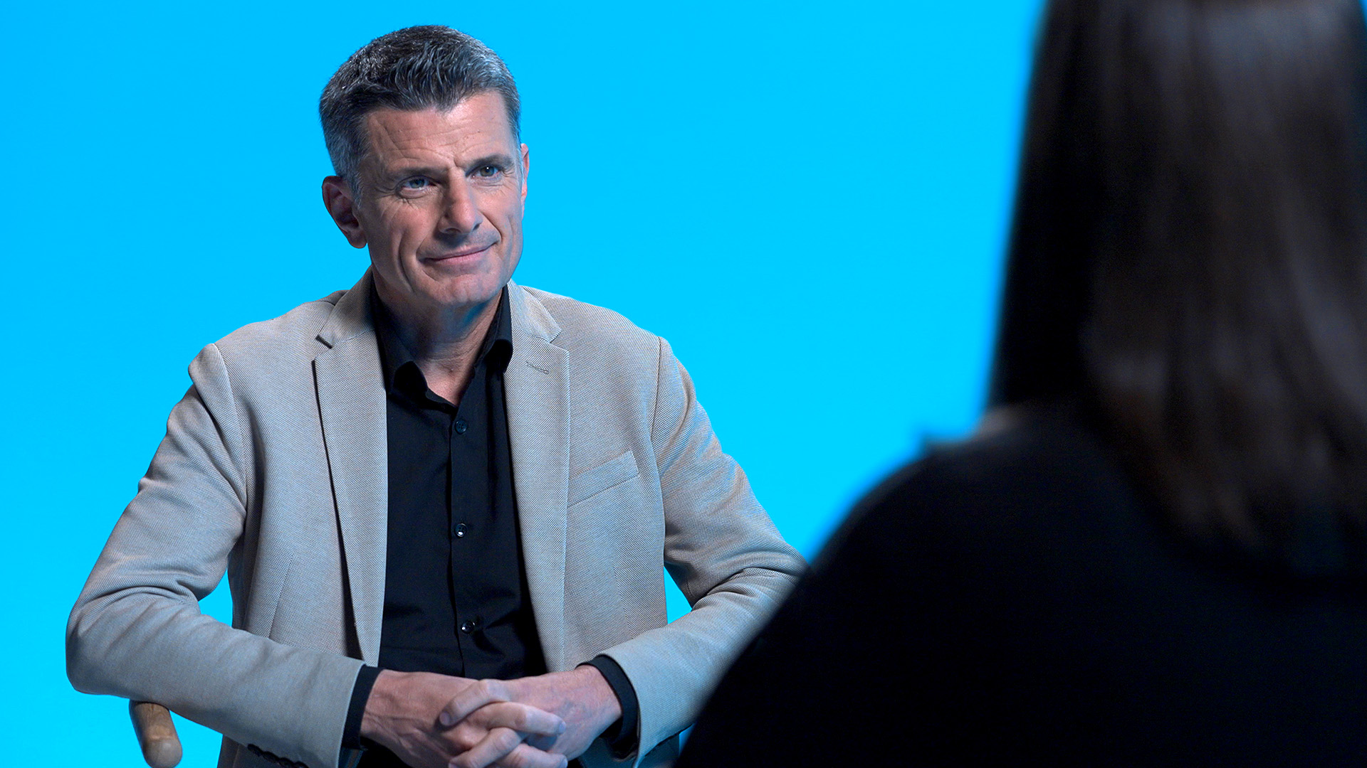 “El humanismo es una actitud de resistencia”. Pedro Olalla, helenista y escritor “El humanismo es una actitud de resistencia”. Pedro Olalla, helenista y escritor