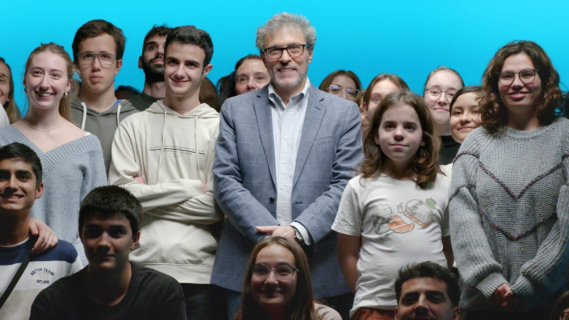 La ciencia nos ayuda a ser críticos y creativos. Miguel Alcubierre, doctor en Física La ciencia nos ayuda a ser críticos y creativos. Miguel Alcubierre, doctor en Física